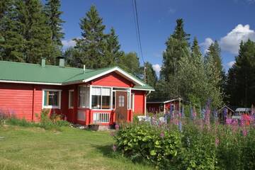 Фото номера Коттедж с 1 спальней Дома для отпуска Puolukkamaan Pirtit Cottages г. Lampsijärvi 9