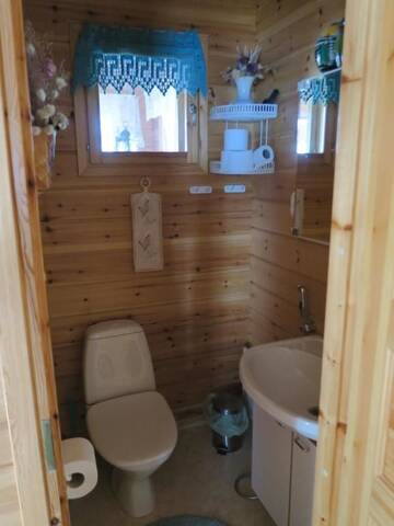 Фото номера Коттедж с 1 спальней Дома для отпуска Puolukkamaan Pirtit Cottages г. Lampsijärvi 19