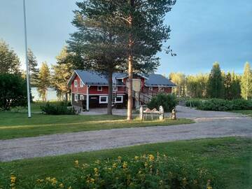 Фотографии Дома для отпуска Puolukkamaan Pirtit Cottages г. Lampsijärvi (Финляндия) №1 Фото Дома для отпуска Puolukkamaan Pirtit Cottages г. Lampsijärvi 1